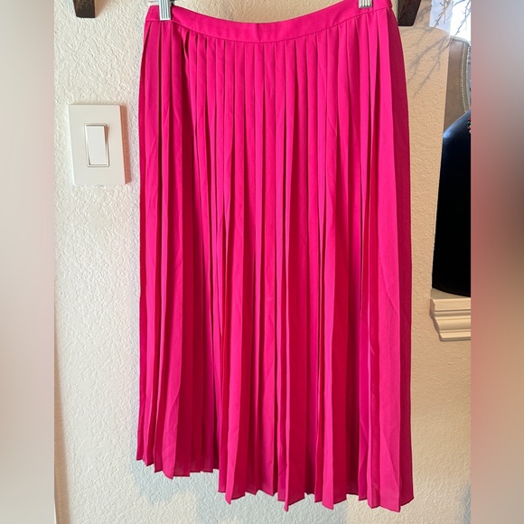 J. Crew Radiant Fuchsia Long Lined Pleated Midi Skirt Size 4 - Picture 4 of 8